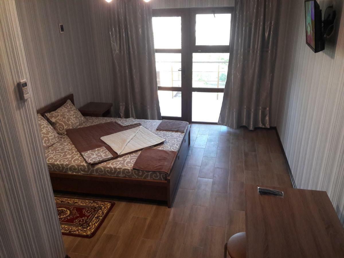 الشقق الفندقية زاتوكافي  Solnechnaia Dacha المظهر الخارجي الصورة