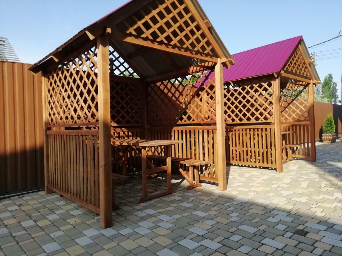 الشقق الفندقية زاتوكافي  Solnechnaia Dacha المظهر الخارجي الصورة